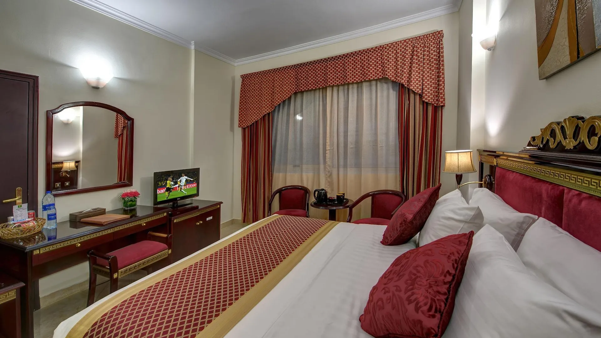 Comfort Inn Hotel Deira Dubaj 3*,